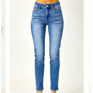 Risen Straight Leg Jeans